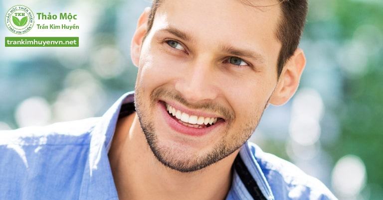 Chăm sóc răng miệng hiệu quả chỉ với Tinh dầu răng miệng TKH